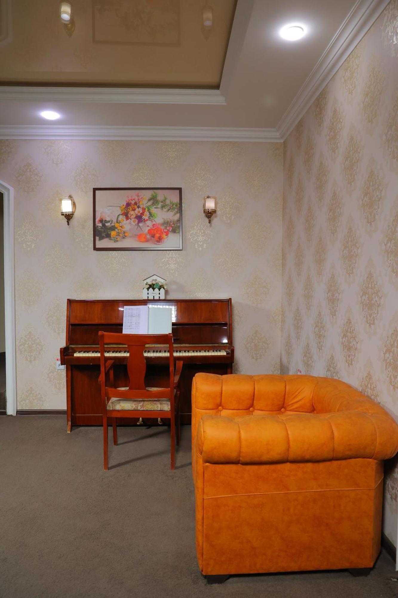 Asson Hotel Termez Eksteriør bilde
